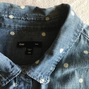 Women’s GAP XXL polka dot chambray button down